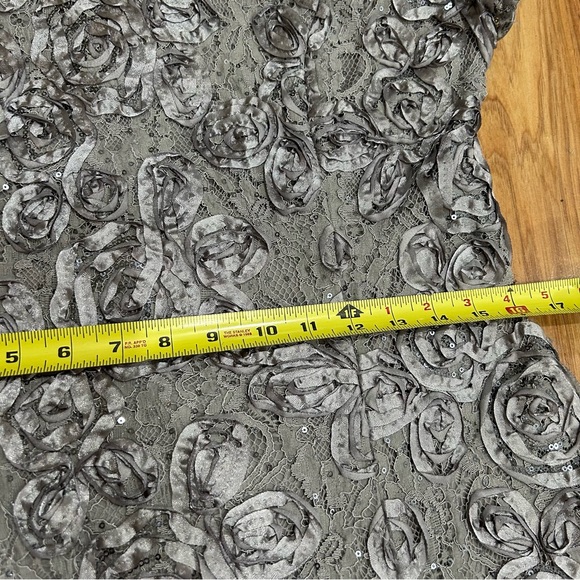 NWT Alex Evenings Sequin Floral Lace Ribbon Rosette Gown Gray Silver Size 12 - Picture 9 of 12